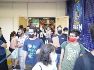 Alunos encaram 2º dia do Enem 2020 em meio à pandemia