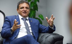 Texto do relator da PEC Emergencial acaba com piso para gastos em saúde e educação