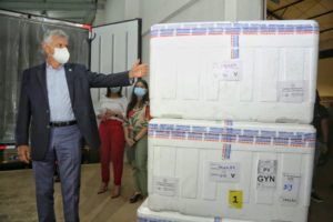 Caiado anuncia ampliação de cobertura vacinal prioritariamente para idosos entre 80 e 84 anos com aplicação de 67,9 mil doses