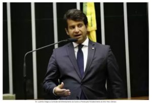 Deputado médico do centrão é citado para assumir o Ministério da Saúde