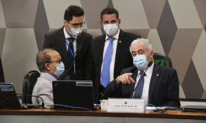 Senadores querem ouvir Cade sobre suposto cartel de combustíveis