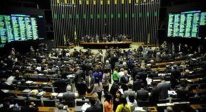 Como será a votação presencial para presidente na Câmara e no Senado