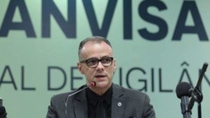 Presidente da Anvisa diz que prazo de cinco dias para aprovar vacinas contra a Covid-19 é “irreal”