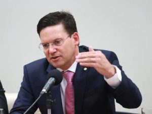 Foco prioritário é a volta do auxílio emergencial, diz João Roma