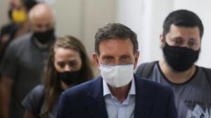 Crivella é solto conforme determinação do STF