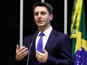 Mamente diz que prisão de deputado extremista é legal