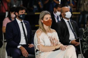 Deputada federal Aline Sleutjes participa de cerimônia da CAIXA para anúncios de medidas de apoio as Santas Casas e Hospitais Filantrópicos
