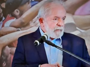 AO VIVO: primeiro discurso de Lula após STF anular condenações