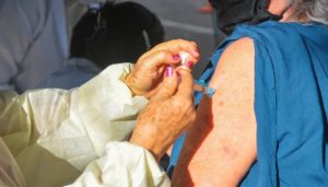 Sejus e 99 doam dez mil vouchers para imunização de idosos