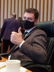 Deputado Iolando propõe projeto de lei que insere acessibilidade na Central 156 para pessoas com deficiências