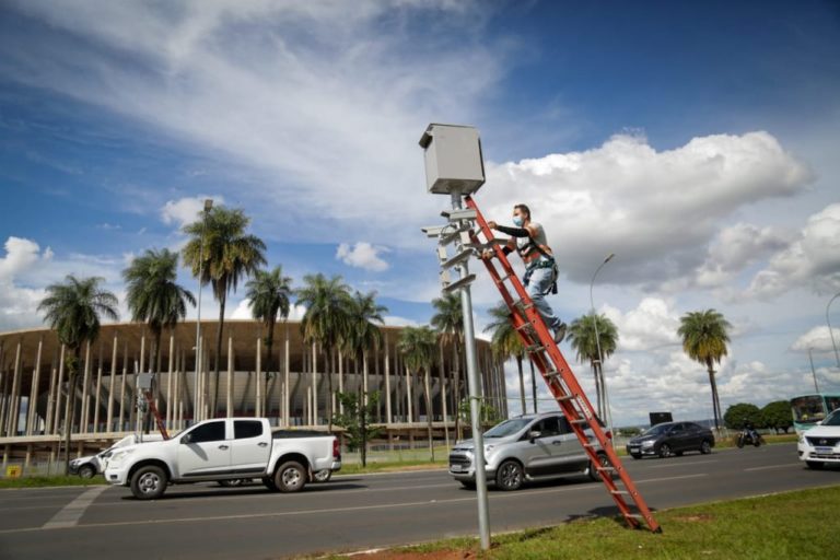 Radares de velocidade média chegam ao Brasil para frear abusos no trânsito