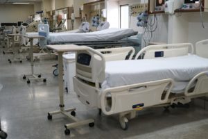 Hospital de Base começa a montar novos leitos de UTI covid-19