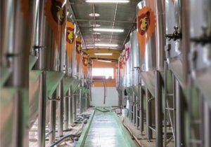Ambev para parte da produção de cerveja para doar oxigênio a hospitais