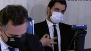 Pacheco manda investigar gesto de assessor suspeito de ser de extrema direita
