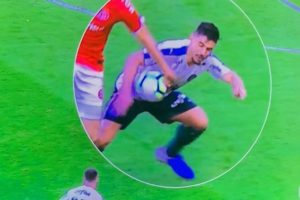 Fifa altera regra de mão na bola e prorroga cinco substituições