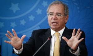 Incerteza com vacina e risco fiscal retardam retomada econômica em 2021
