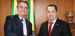 Empresário que organizou almoço de sertanejos com Bolsonaro está intubado