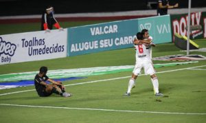 Paulista: São Paulo derrota Bragantino e segue líder no Grupo B