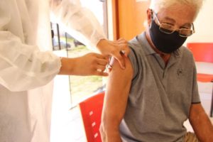 DF recebe 205,9 mil doses da Pfizer e começará 3ª aplicação em idosos