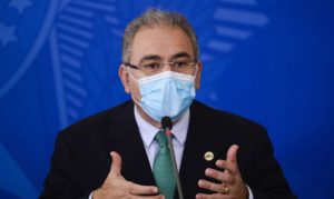 “Os EUA não irão doar vacinas ao Brasil”, diz Queiroga