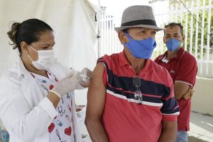 VEJA OS NOVOS HORÁRIOS PARA A VACINAÇÃO DA POPULAÇÃO CONTRA COVID-19