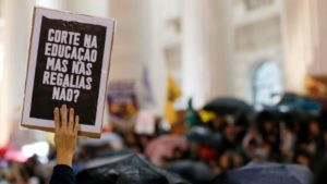 Orçamento 2021: bloqueio de R$ 9,2 bilhões de despesas que englobam Educação