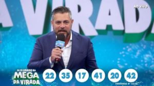 Mulher se apresenta como ganhadora do ‘prêmio esquecido’ de R$ 162 milhões da Mega da Virada e afirma ter ‘confusão mental’