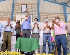 Ao lado do ministro da Educação, Caiado inaugura Escola Padrão Século XXI