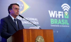 Bolsonaro classifica de “canalha” quem é contra uso de cloroquina no combate à Covid-19