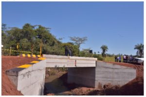 Após 58 anos de espera, Caiado inaugura ponte sobre Córrego Cachoeirinha, em Caçu