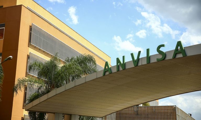 Anvisa proíbe fabricação e venda do “Metbala”, bala de tadalafila sem registro