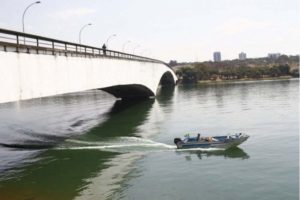 Distritais devem votar troca de nome da Ponte Costa Silva para Honestino Guimarães