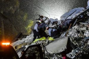 Ao menos 18 latino-americanos desaparecidos em prédio que desabou em Surfside