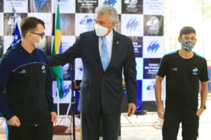 Em Anápolis, Caiado compartilha trajetória profissional e política com estudantes do ensino médio