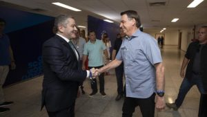 Bolsonaro nega ter discutido com a CBF troca do técnico da seleção brasileira