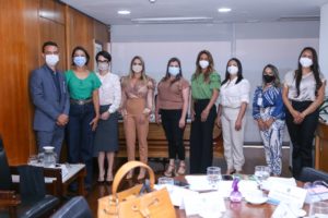 Flávia Arruda recebe prefeitos do Entorno do DF e anuncia recursos para região
