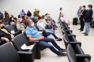 Carta de crédito para 42 pequenos e microempreendedores do DF