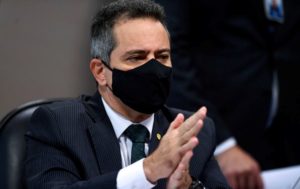 Elcio Franco diz que Ministério da Economia foi contra MP que liberou compra da Pfizer