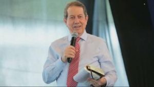 Missionário RR Soares é intubado devido ao Covid-19