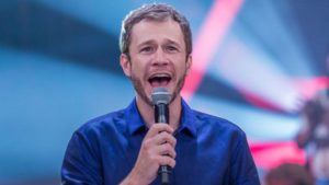 Tiago Leifer substitui Fausto Silva no Domingão