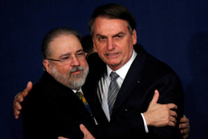 Augusto Aras é indicado por Bolsonaro para continuar chefiando a PGR