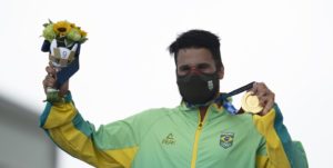 Ítalo Ferreira conquista medalha de ouro na estreia do surfe nas Olimpíadas