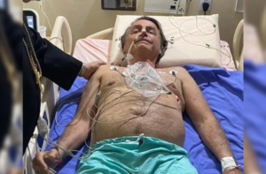 Bolsonaro atribui seu quadro clínico ao atentado à faca
