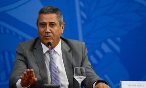 Braga Netto nega ameaça de não haver eleição
