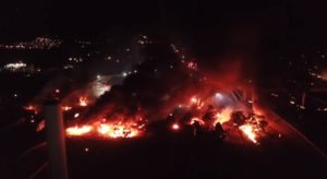 Incêndio em caminhão começou nas rodas antes de explosão. Assista