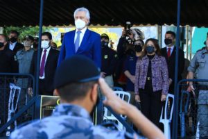 “Não tiveram um minuto de recuo, a missão foi cumprida”, diz Caiado ao homenagear policiais que capturaram Lázaro Barbosa