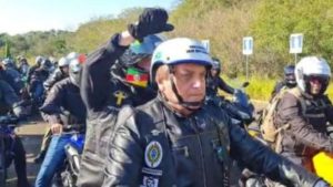 “Meu couro é grosso”, diz Bolsonaro