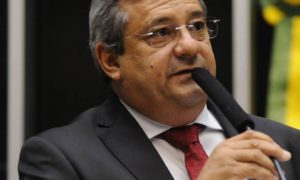 Presidente do DEM de Roraima é alvo da PF por desvio de verbas