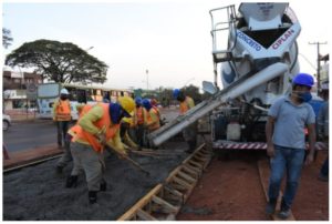 GDF testa pista de concreto e obra da Hélio Prates avança