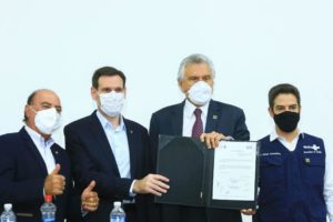 Caiado anuncia progressão para 5,1 mil servidores da saúde, com investimento de R$ 835 mil ao mês